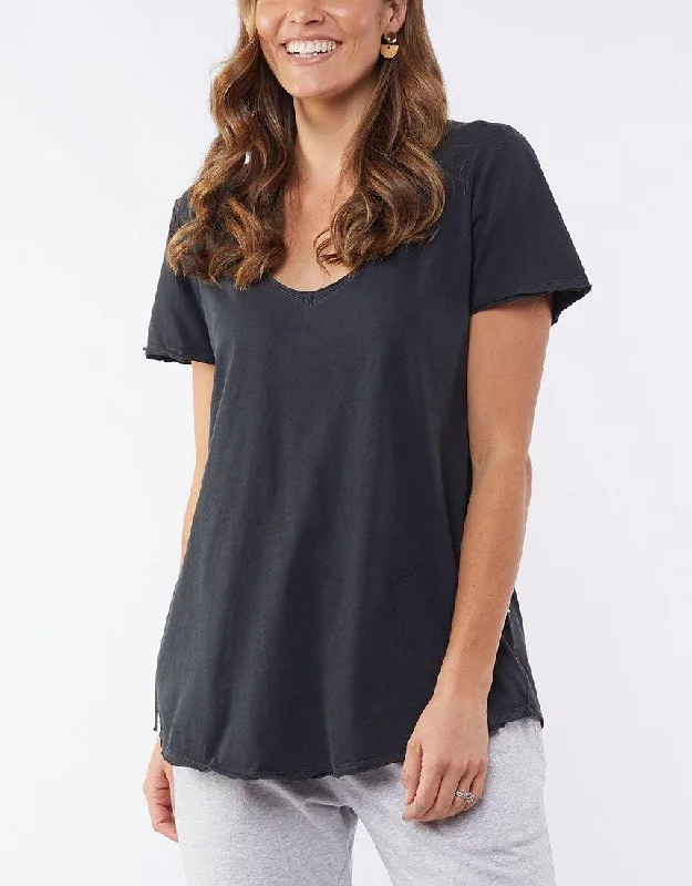 Long - Sleeve Women Dress in Velvet for a Luxurious Winter LookFundamental Vee Tee - Washed Black