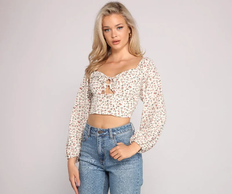 Lightweight Women Long Sleeve Top for Spring and AutumnCover Me In Florals O-Ring Crop Top