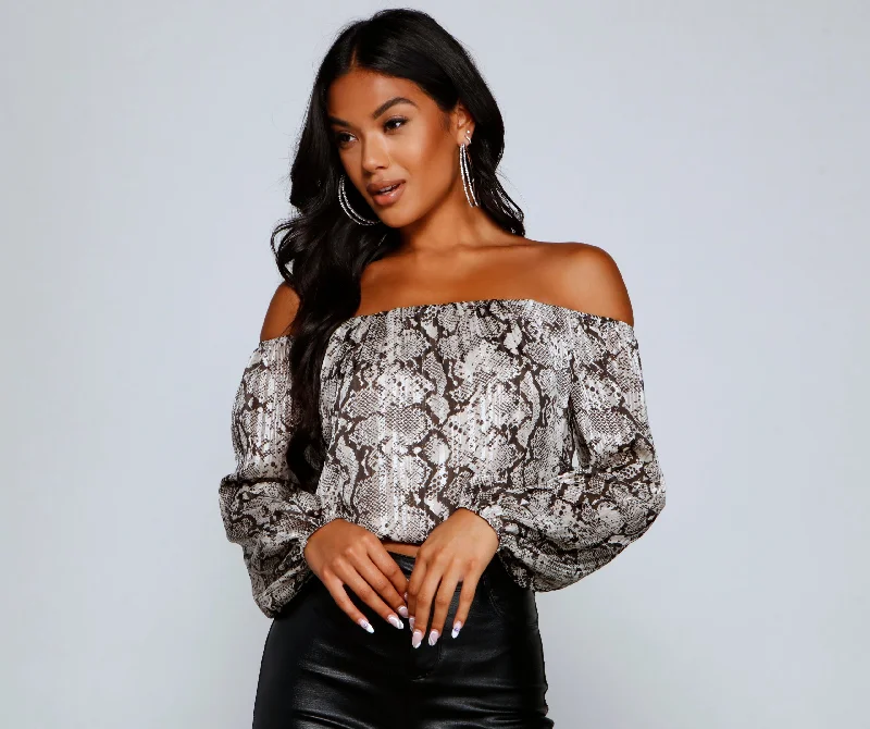 Pocket - Equipped Women Long Sleeve Top for Added FunctionalityBoldly Chic Off The Shoulder Snake Top