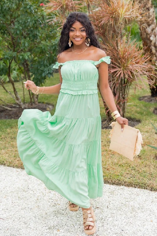 Halter Neck Women Dress to Show Off the Shoulders and NecklineHalter Neck Women Dress to Show Off the Shoulders and NecklineLiving A Dream Green Woven Maxi Dress