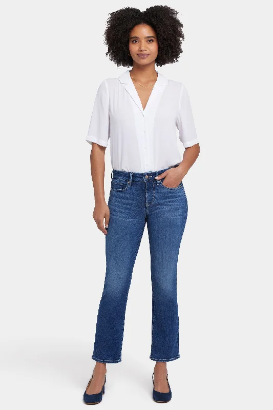 Mom jeans for a nostalgic and casual lookMarilyn Straight Ankle Jeans - Laguna Wave