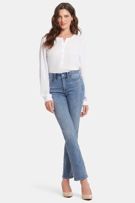 Jeggings women jeans combining the comfort of leggings and style of jeansMarilyn Straight Jeans In Petite  - Hayden Valley