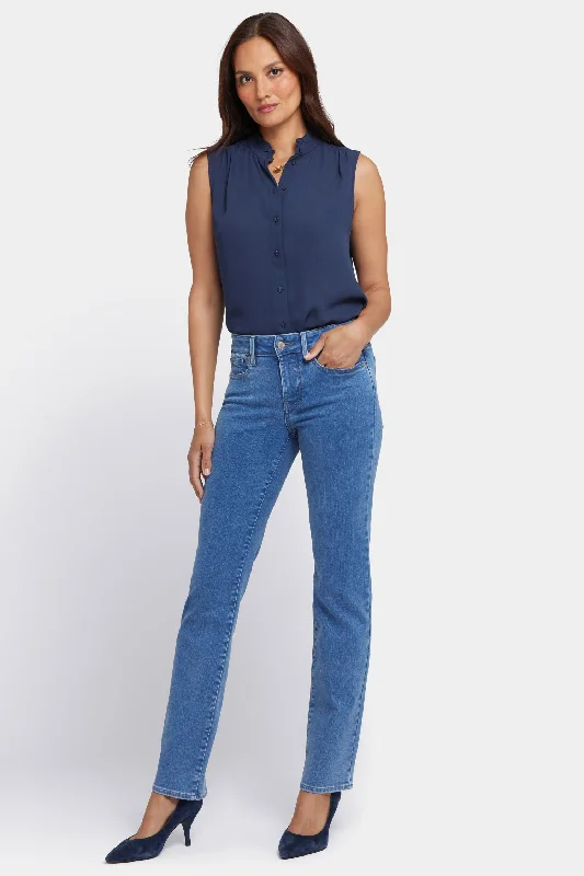 Cargo women jeans with multiple pockets for added functionalityMarilyn Straight Jeans - Venice Blues