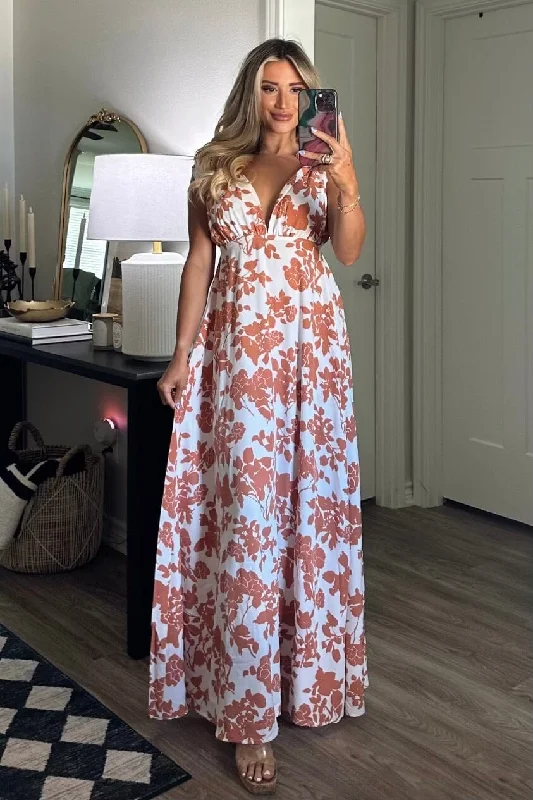 Mermaid - Style Women Dress with a Fitted Silhouette for Special OccasionsMermaid - Style Women Dress with a Fitted Silhouette for Special OccasionsBlooming Beauty Floral Maxi Dress: Peach/White