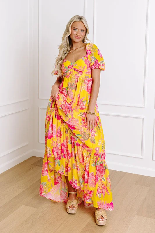 Halter Neck Women Dress to Show Off the Shoulders and NecklineHalter Neck Women Dress to Show Off the Shoulders and NecklineBoho Chic Floral Maxi Dress