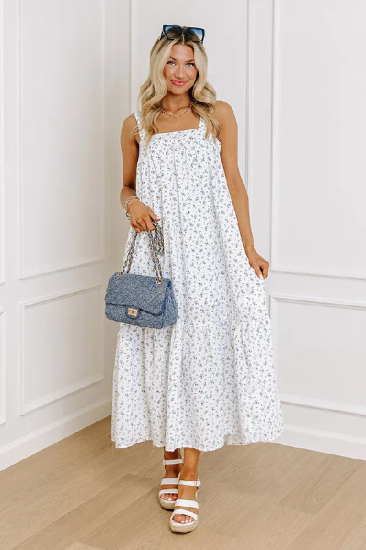 Plus Size Women Dress with a Flattering A - Line Cut for Comfort and StylePlus Size Women Dress with a Flattering A - Line Cut for Comfort and StyleCasual Convo Floral Maxi Dress in White