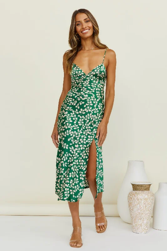 Maxi Women Dress with Floral Print for a Bohemian VibeMaxi Women Dress with Floral Print for a Bohemian VibeClimbing Vines Maxi Dress Green