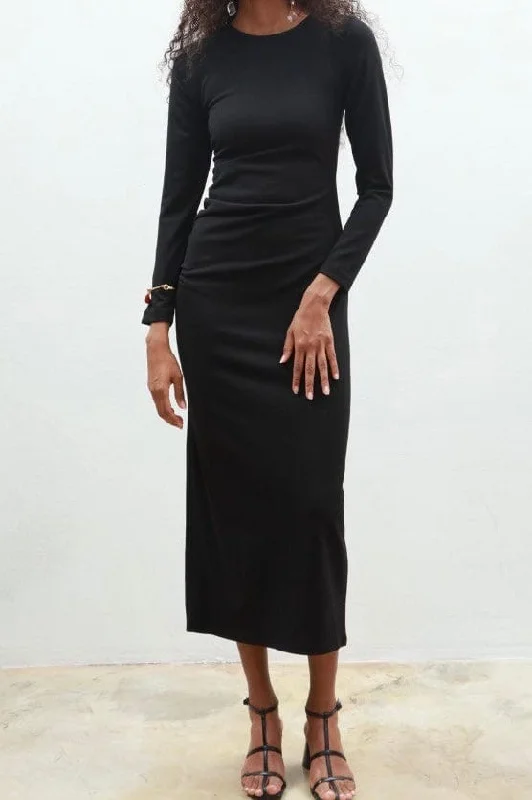 Shift Women Dress with a Simple and Classic Design for Everyday WearShift Women Dress with a Simple and Classic Design for Everyday WearCozy Black Bodycon Dress