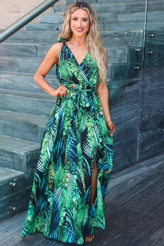 Mermaid - Style Women Dress with a Fitted Silhouette for Special OccasionsMermaid - Style Women Dress with a Fitted Silhouette for Special OccasionsDeep Island Vibe Maxi Dress: Black/Green Multi