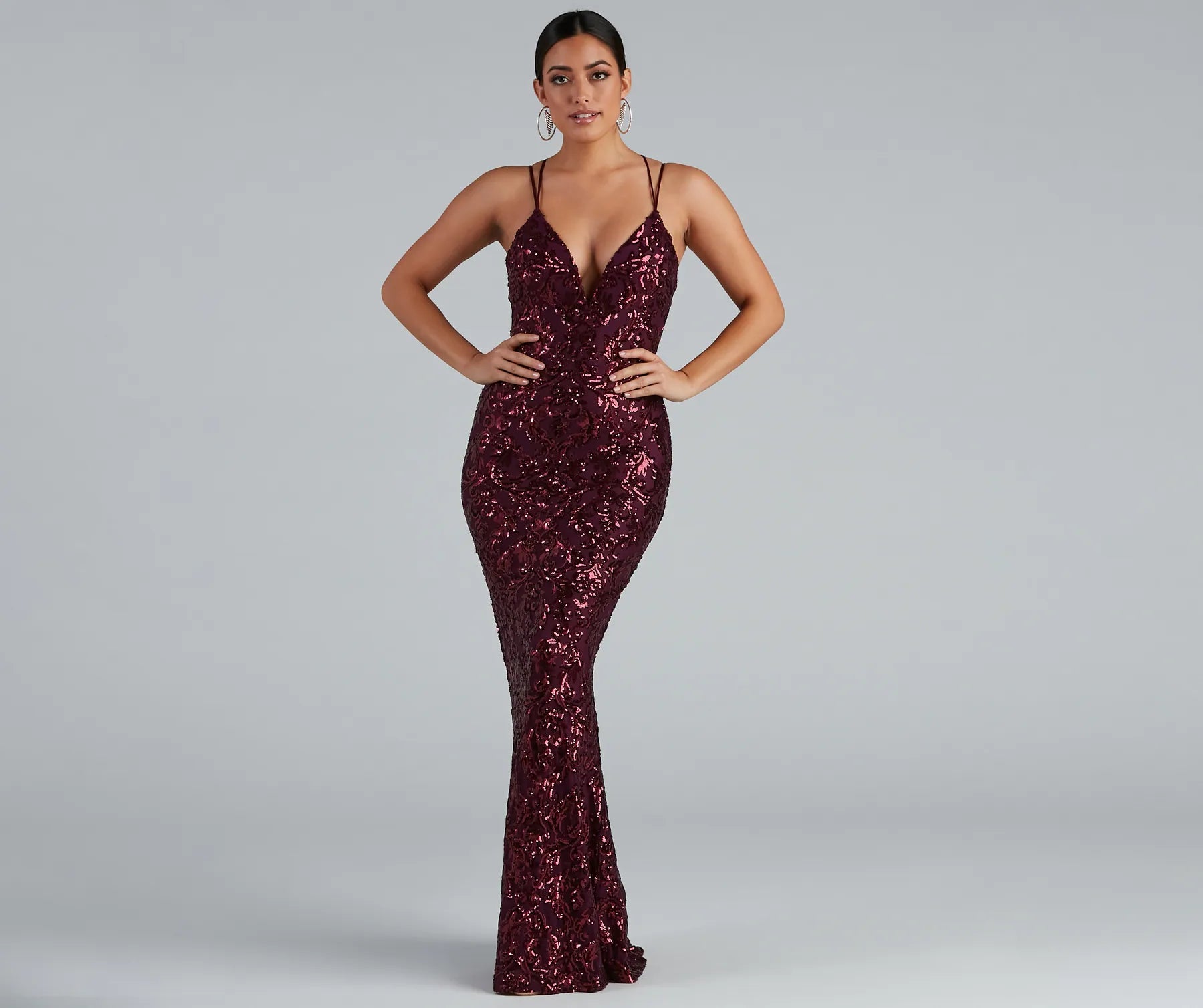 Backless Women Dress for a Sexy and Alluring Look at Evening EventsBackless Women Dress for a Sexy and Alluring Look at Evening EventsGwendolyn Cross-Back Sequin Dress