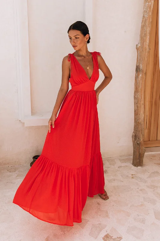 Shift Women Dress with a Simple and Classic Design for Everyday WearShift Women Dress with a Simple and Classic Design for Everyday WearHELLO MOLLY Stand Out Heart Maxi Dress Bright Red