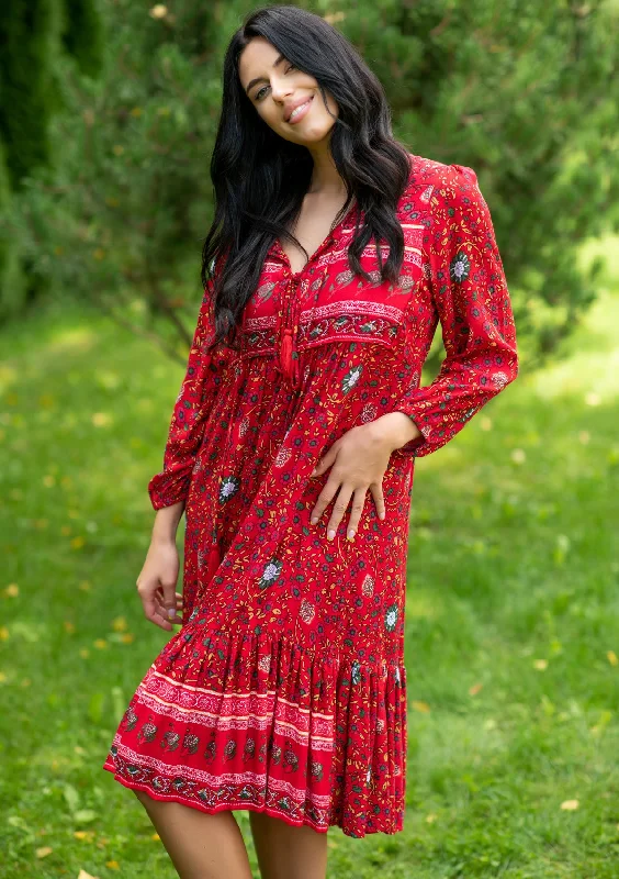 Empire Waist Women Dress to Accentuate the Bust and Conceal the WaistEmpire Waist Women Dress to Accentuate the Bust and Conceal the WaistMelly Red Chili Midi Dress