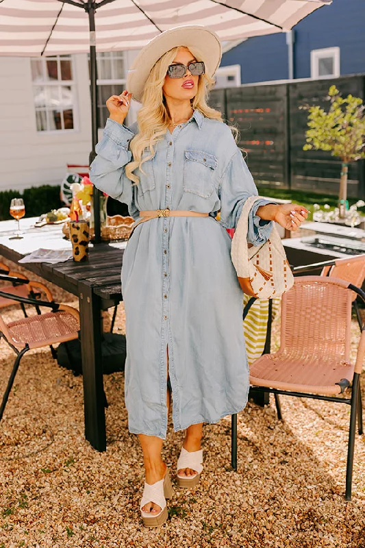 Halter Neck Women Dress to Show Off the Shoulders and NecklineHalter Neck Women Dress to Show Off the Shoulders and NecklineStreet Chic Chambray Maxi Dress Curves