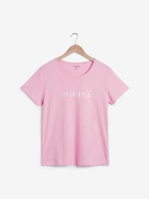 Wunderlove Pink Text Design T-Shirt